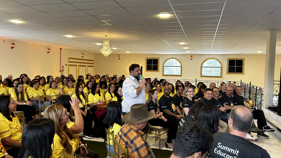 Summit Educação da Sicredi Vanguarda reúne 1100 educadores de PR, SP e RJ